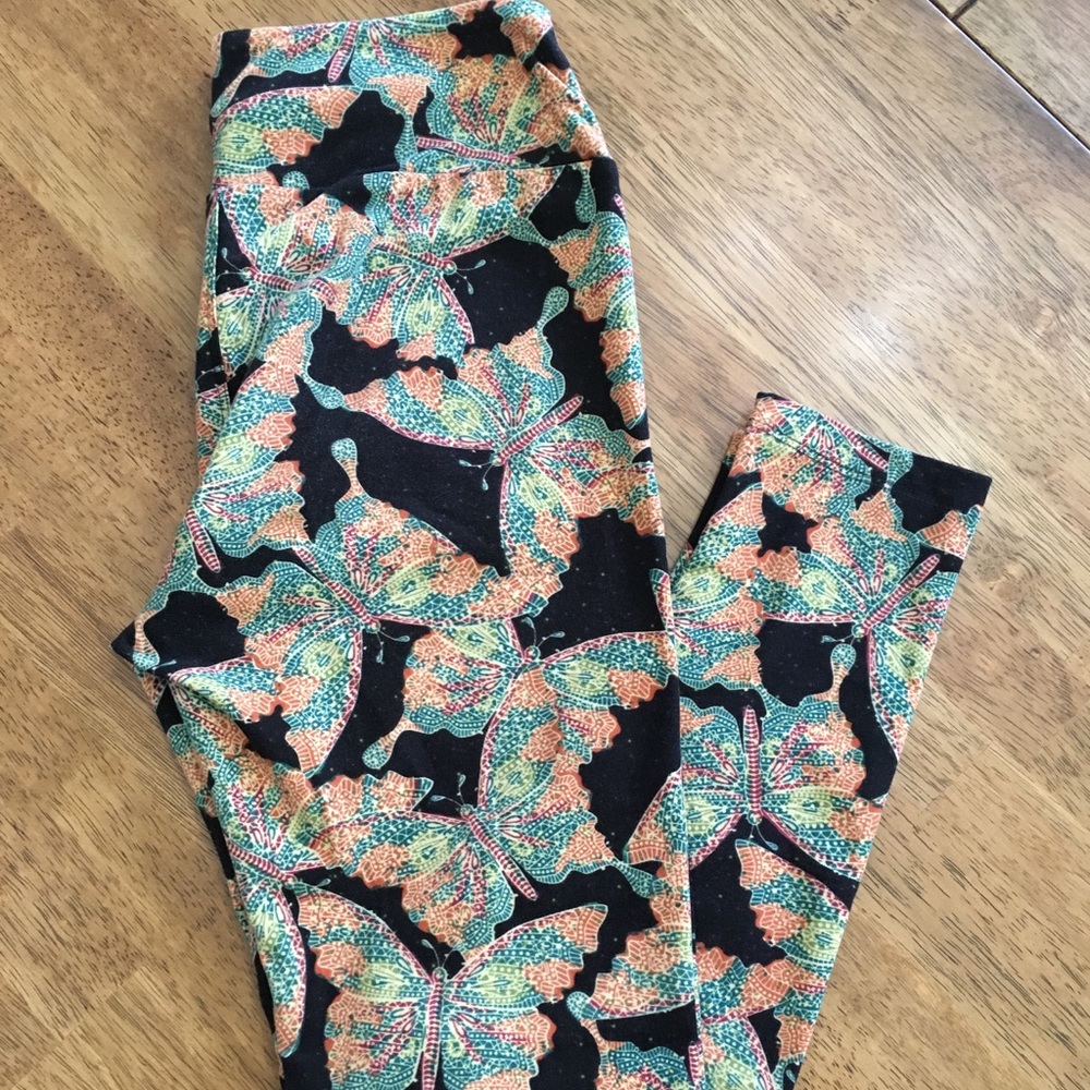 LULAROE butterfly leggings OS